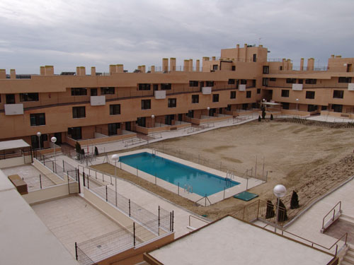 Edificio en manzana cerrada de 65 viviendas protegidas en Parcela de la Alameda del SeÃ±orio. Illescas.